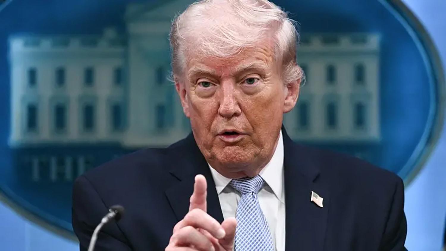 ترامب يشير إلى «الورقة الرابحة» ضد إيران.. ويلمح للحصار البحري 