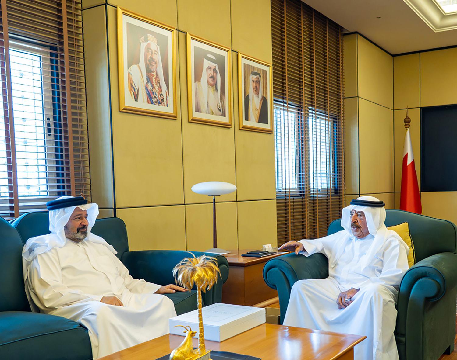 وزير الديوان الملكي يتسلم البيانات المالية المدققة لحسابات ديوان الرقابة المالية والإدارية للسنة المالية المنتهية في 31 ديسمبر 2025 