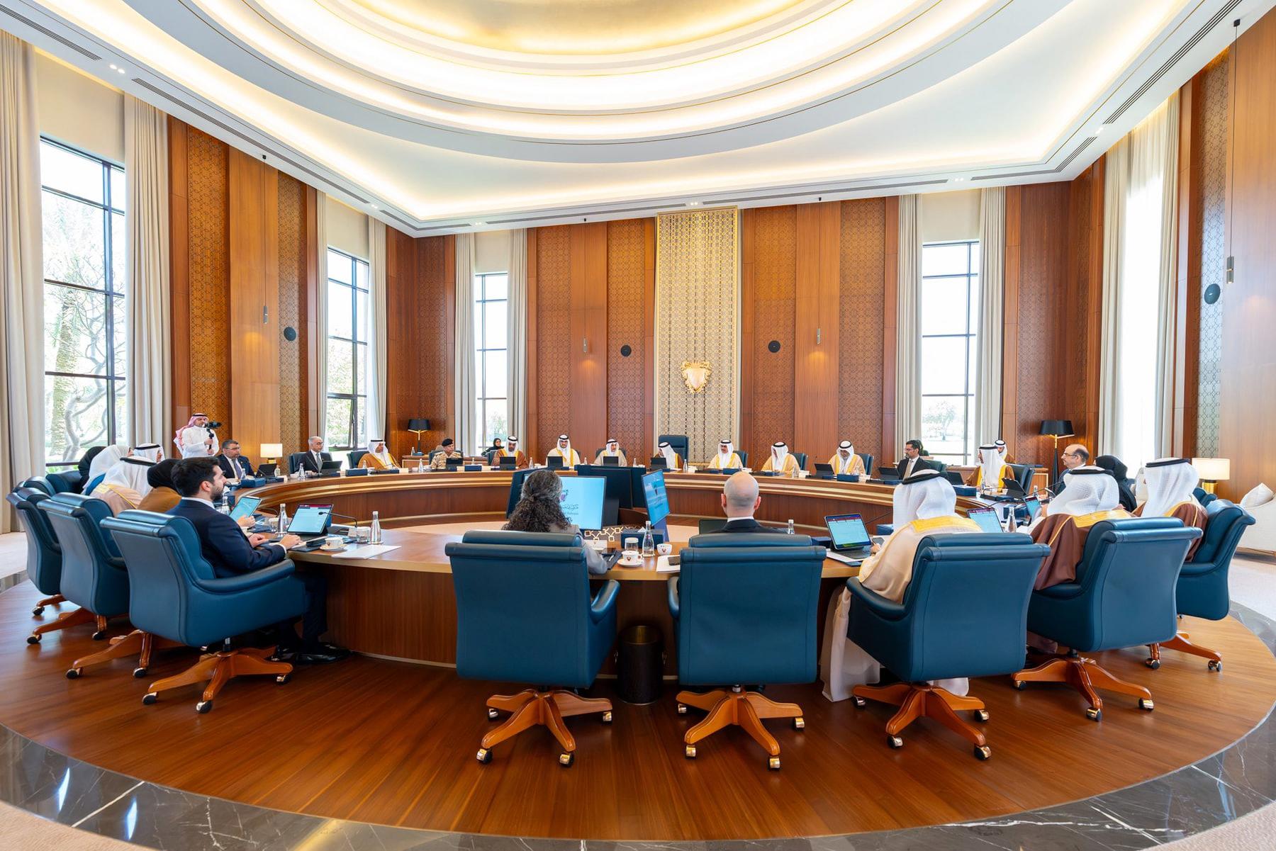 مجلس الوزراء: دفع رواتب البحرينيين في القطاع الخاص لشهر أبريل من صندوق «التعطّل» 