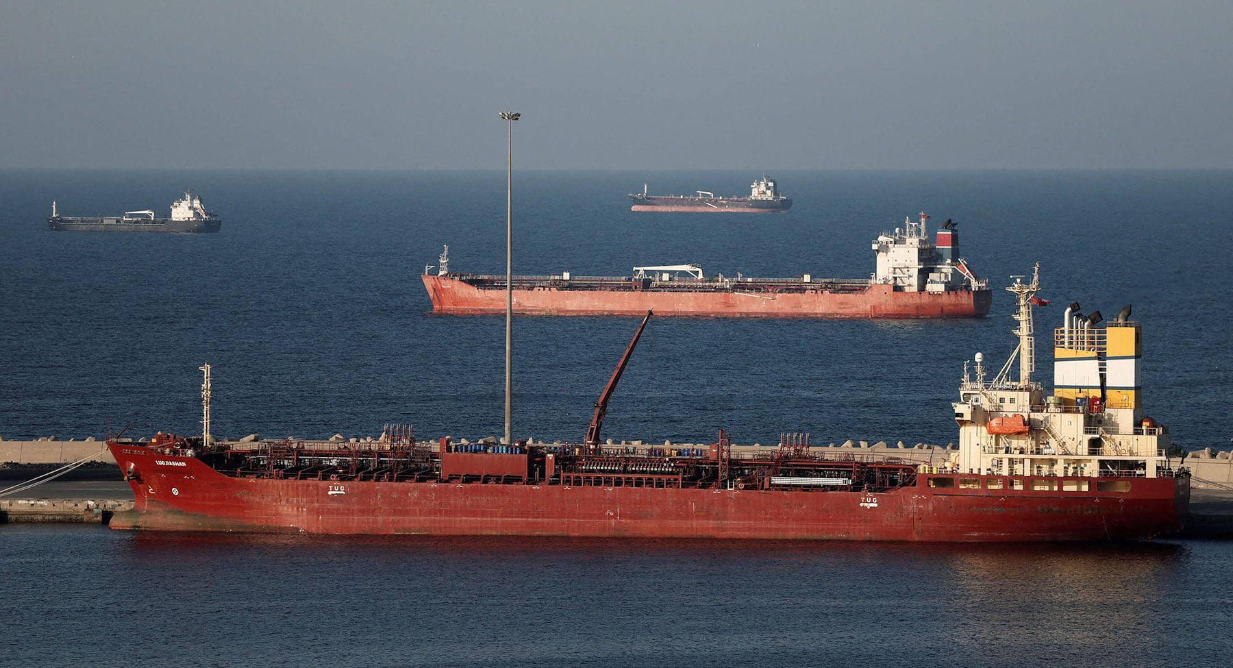 إيران تعلن فتح مضيق هرمز بشكل كامل لجميع السفن التجارية 