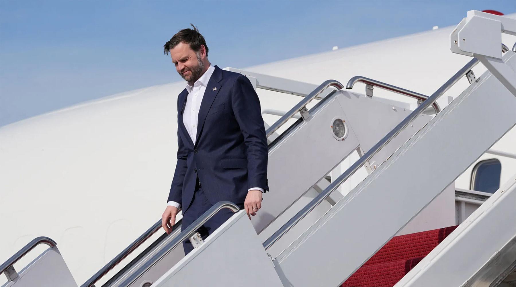 نائب الرئيس الأميركي يغادر إلى إسلام آباد الثلاثاء للتفاوض مع إيران #الأيام 