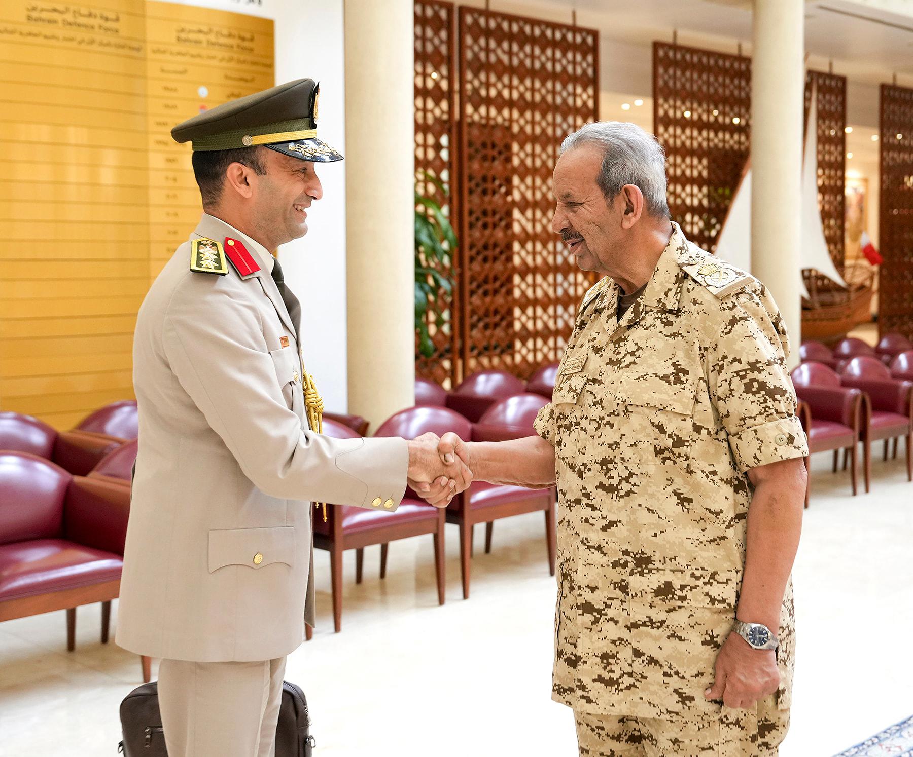 القائد العام لقوة دفاع البحرين يستقبل ملحق الدفاع المصري المعتمد لدى مملكة البحرين والمقيم في الرياض #الأيام 