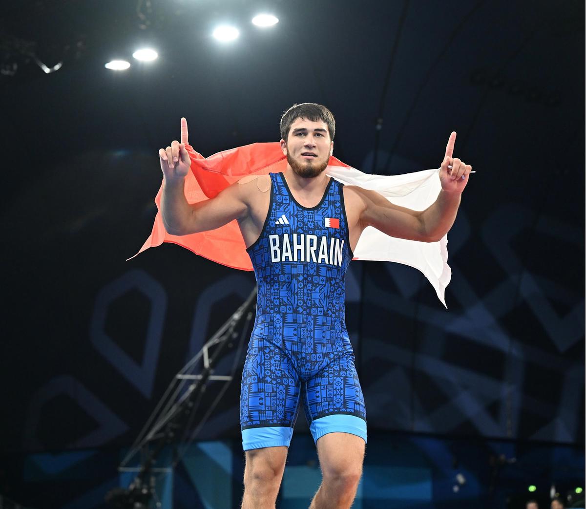 المصارع أحمد تاج الدين يحرز الميدالية الذهبية ويهدي البحرين رابع ميدالية في أولمبياد باريس 2024 27 INAF 20240811143455135