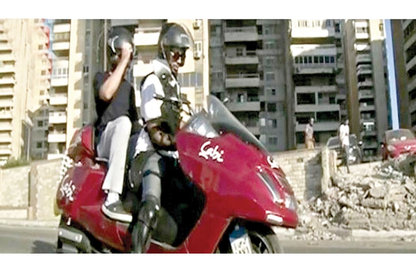 تاكسي الدراجات النارية أحدث طرق حل أزمة المواصلات في مصر صحيفة الأيام البحرينية