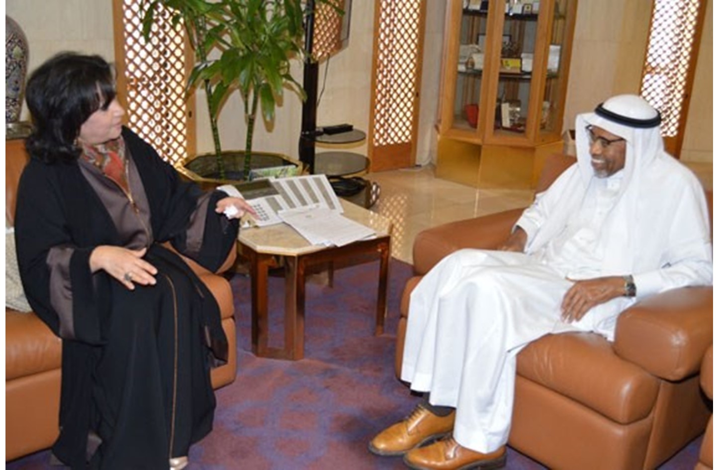 معالي الشيخة ميّ تلتقي رئيس مجموعة البنك الإسلامي للتنمية صحيفة الأيام البحرينية