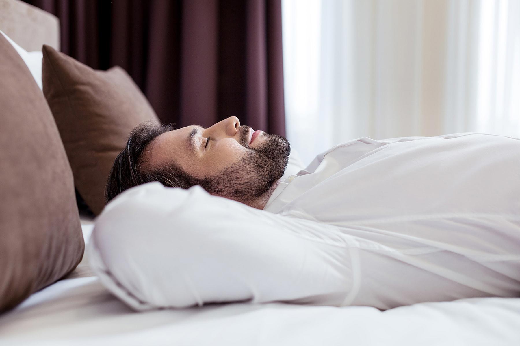 النوم الهادئ لا يبدأ من الدماغ.. بل من الأمعاء 