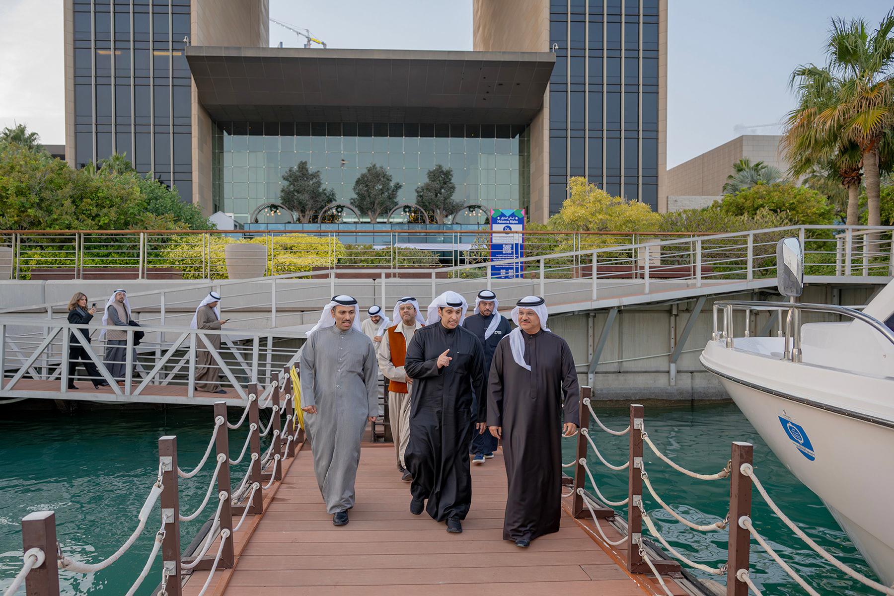 وزير الإعلام والثقافة بدولة الكويت الشقيقة يزور مهرجان ليالي المحرق 