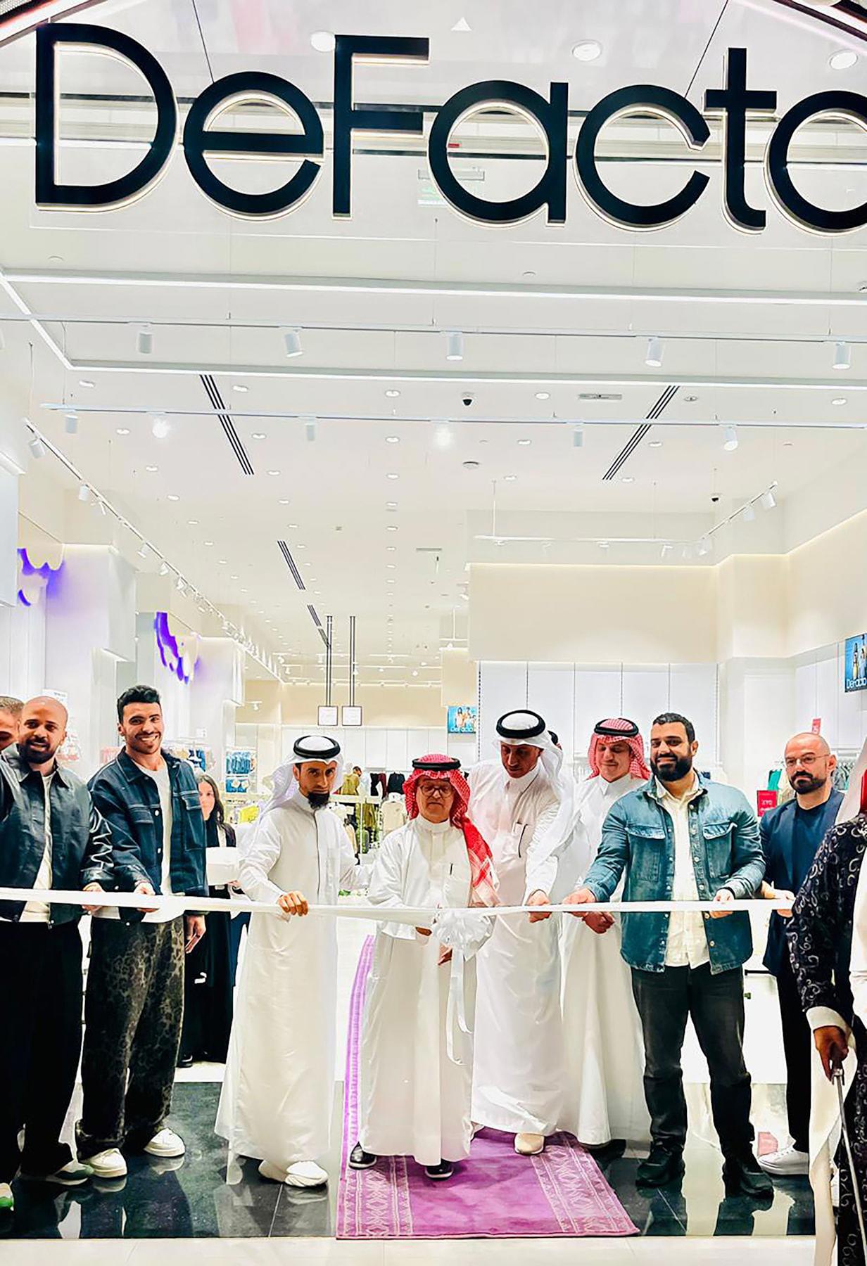 ناد القابضة تفتتح أول فروع ديفاكتو في المملكة العربية السعودية 