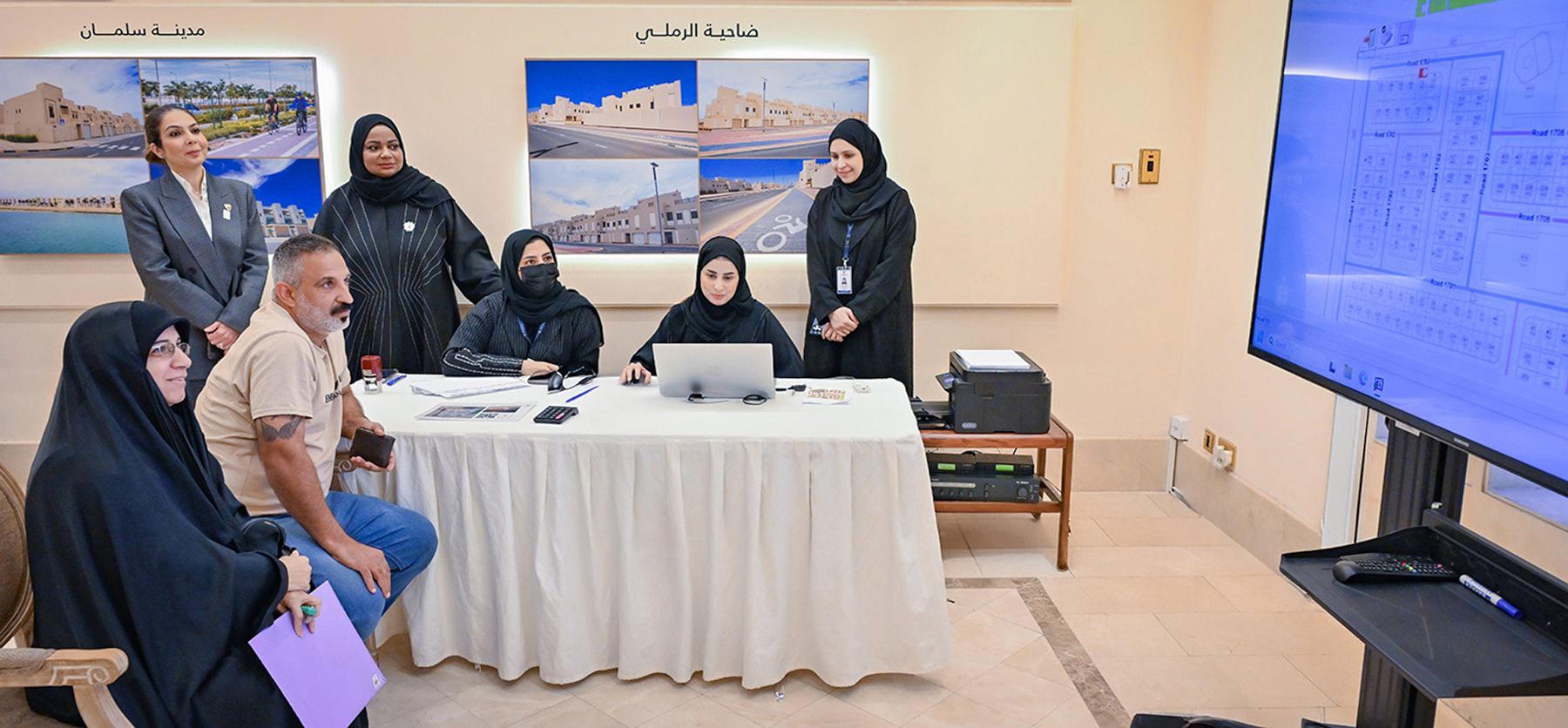 وزارة الإسكان تواصل إجراءات السحب على وحدات المرحلة الثانية من مشروع مدينة سترة الإسكاني 