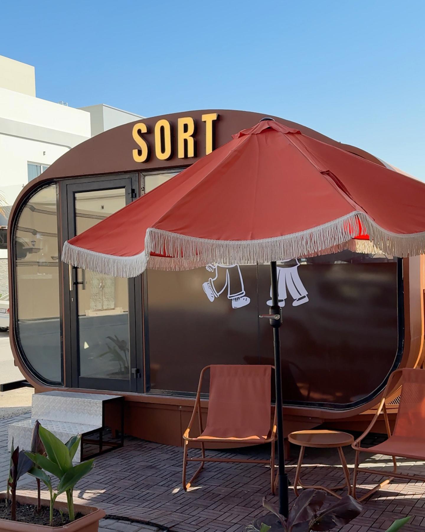 افتتاح عربة مقهى SORT في سند لتقديم تجربة قهوة متكاملة داخل العربة #الأيام 