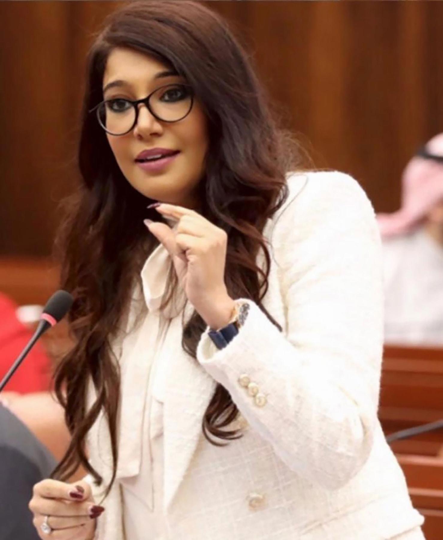 النائب الظاعن تدعو لاستخدام طائرات «الدرون» في توصيل الطلبات 