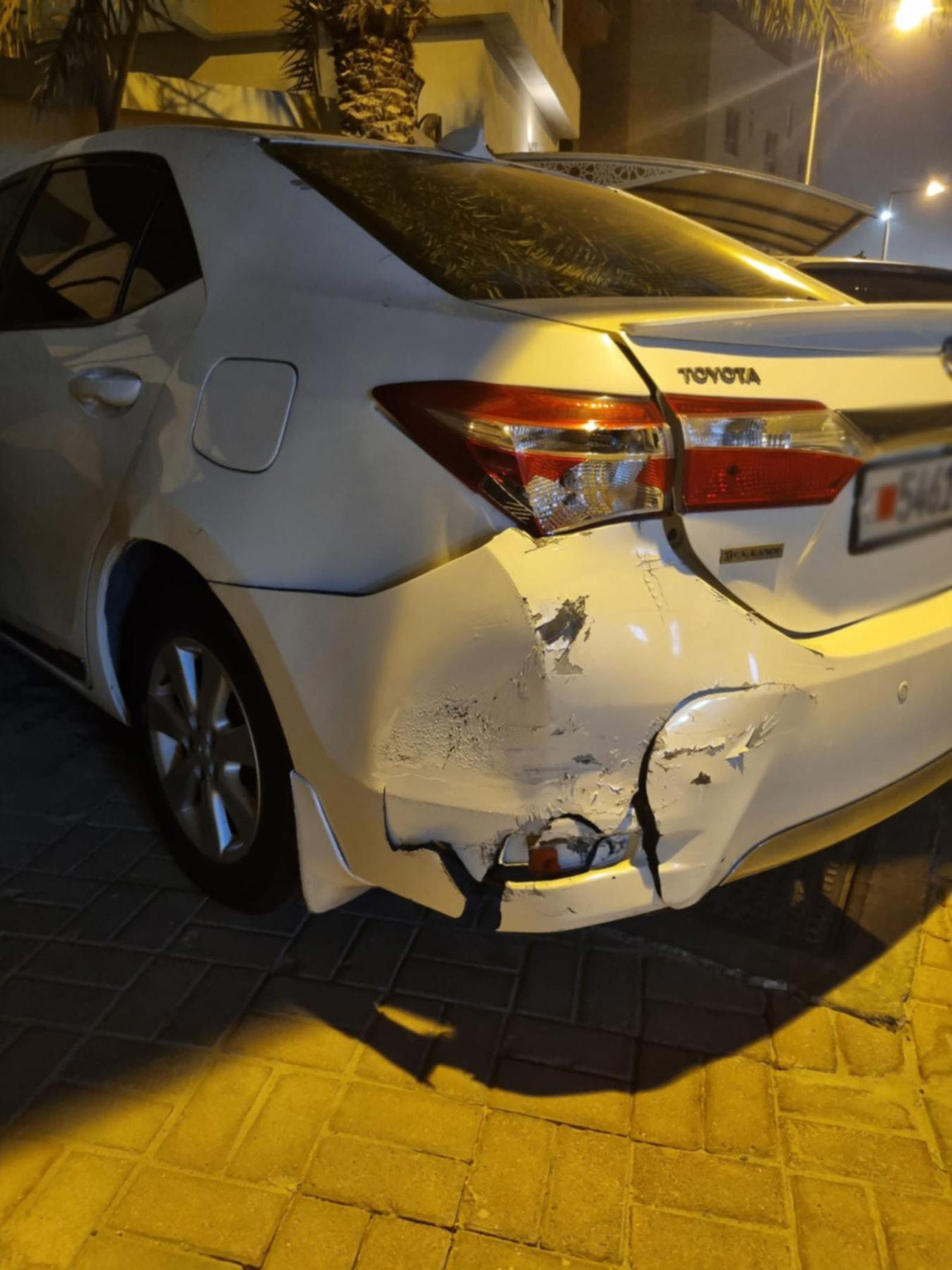 صورة سيارة المواطن الذي تعاون مع المرور لإنقاذ سائق تعرّض لوعكة صحية أثناء القيادة #الأيام 