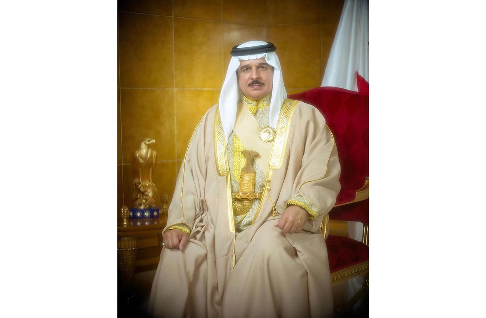 عاجل | جلالة الملك يأمر أن يحمل هذا العام اسم «عام عيسى الكبير» احتفاءً بباني الدولة الحديثة وقائد النهضة المؤسسية في تاريخ البحرين #الأيام 