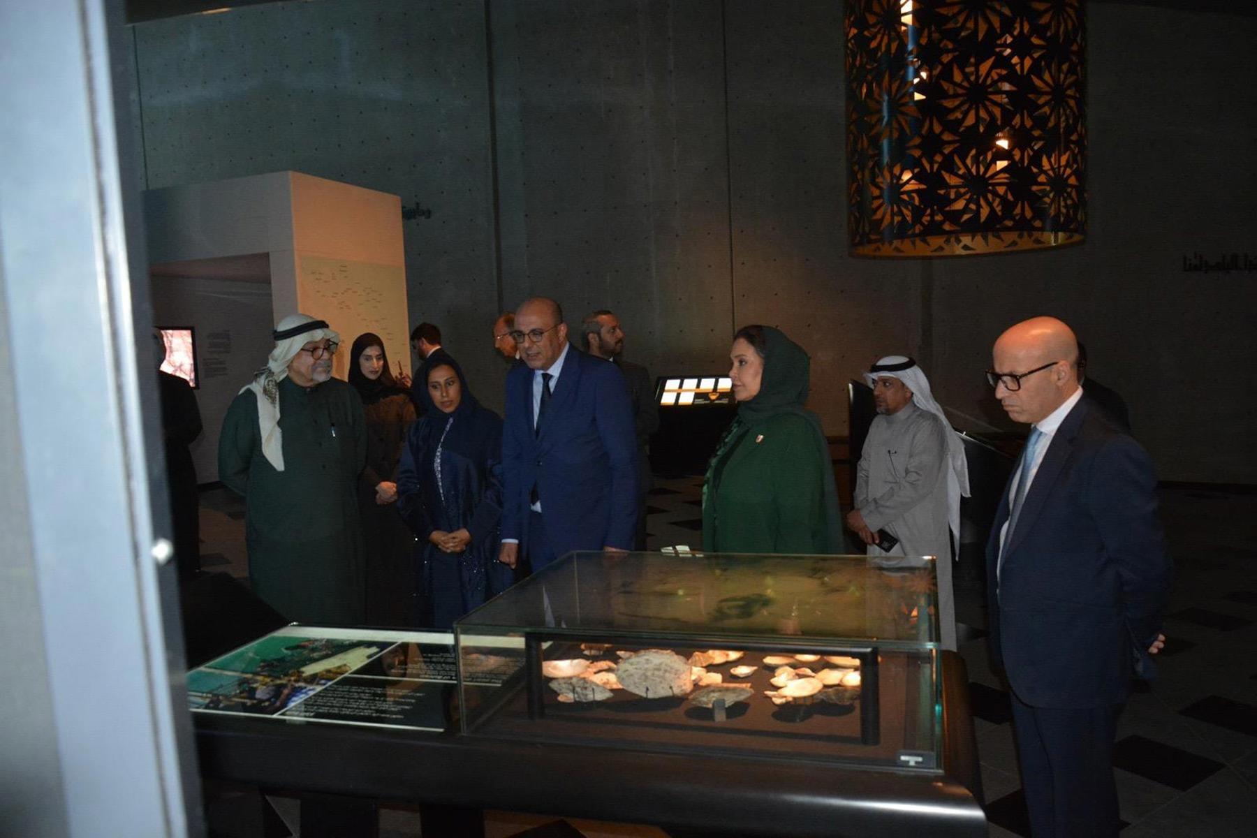 وفد من مجلس المستشارين المغربي يزور معرض صرح الميثاق الوطني 