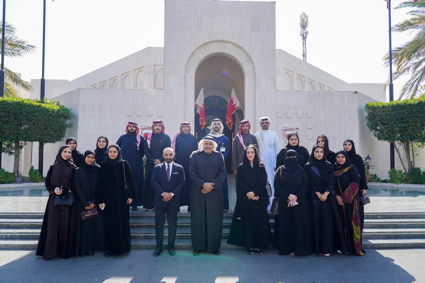 «أمانة النواب» تستقبل وفدًا من طلاب وطالبات كلية الحقوق المتدربين بالقضاء العسكري 