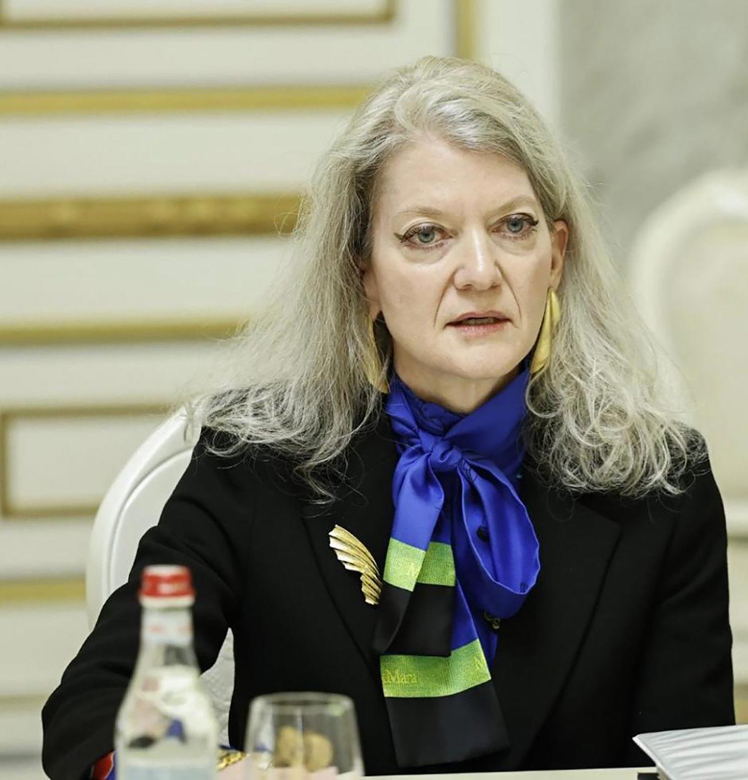 وكيلة وزارة الخارجية الأمريكية هوكر تزور البحرين ضمن جولة لتعزيز الشراكة الاستراتيجية الأميركية في المنطقة 