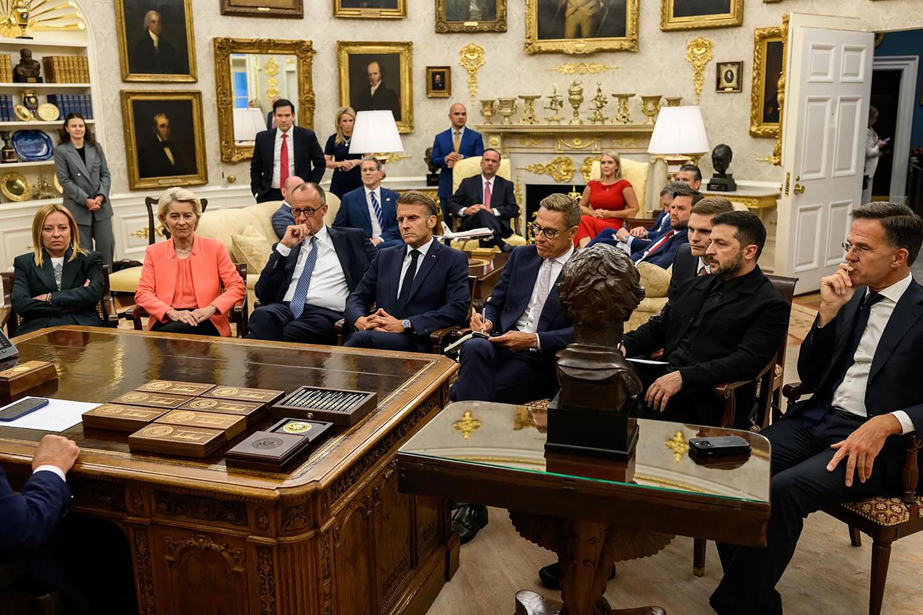 زعماء دول الاتحاد الأوروبي يجتمعون لإعادة تقييم العلاقات مع أمريكا 