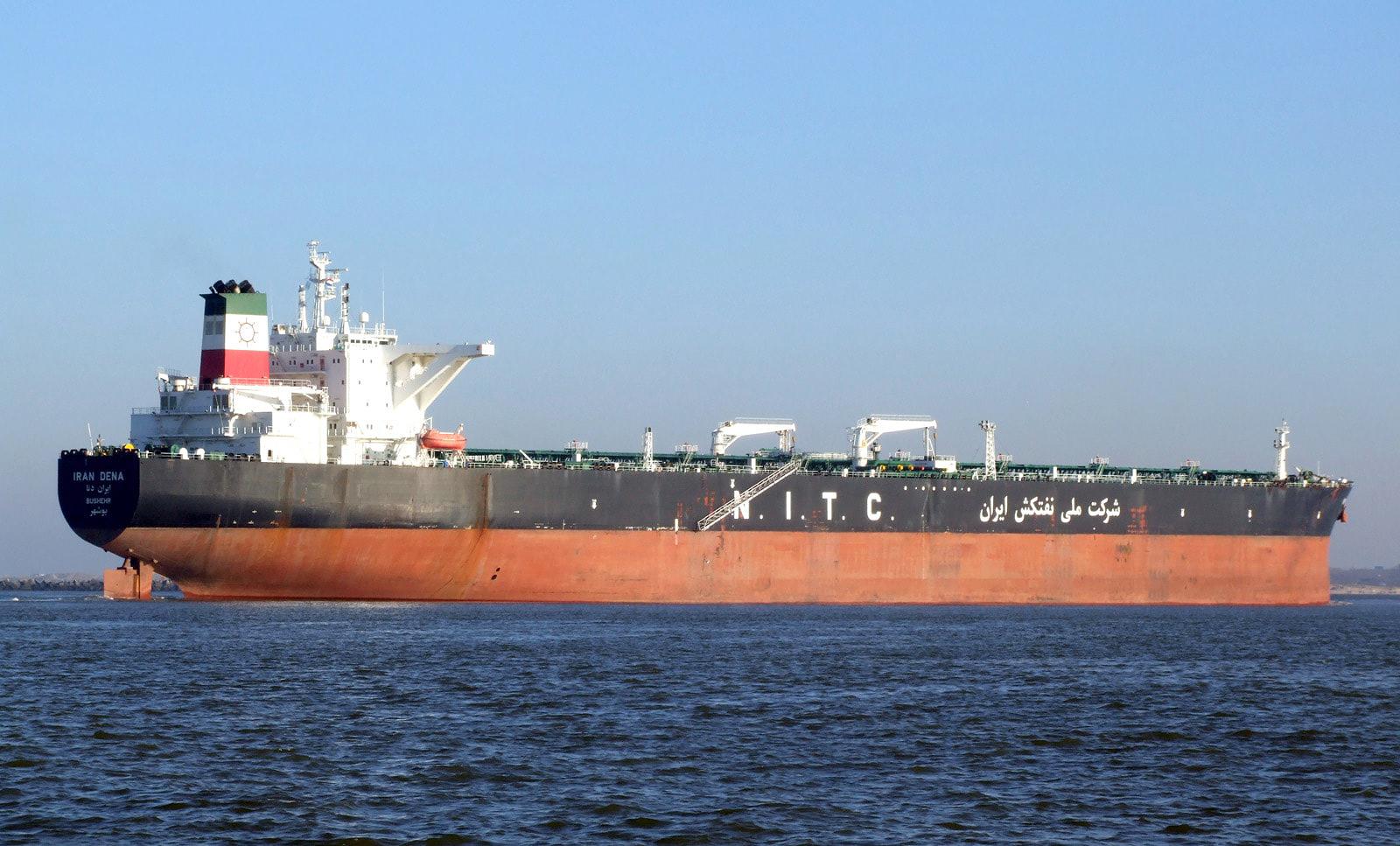 النفط يصعد بعد حديث ترامب عن تحرك «أسطول حربي» نحو إيران 