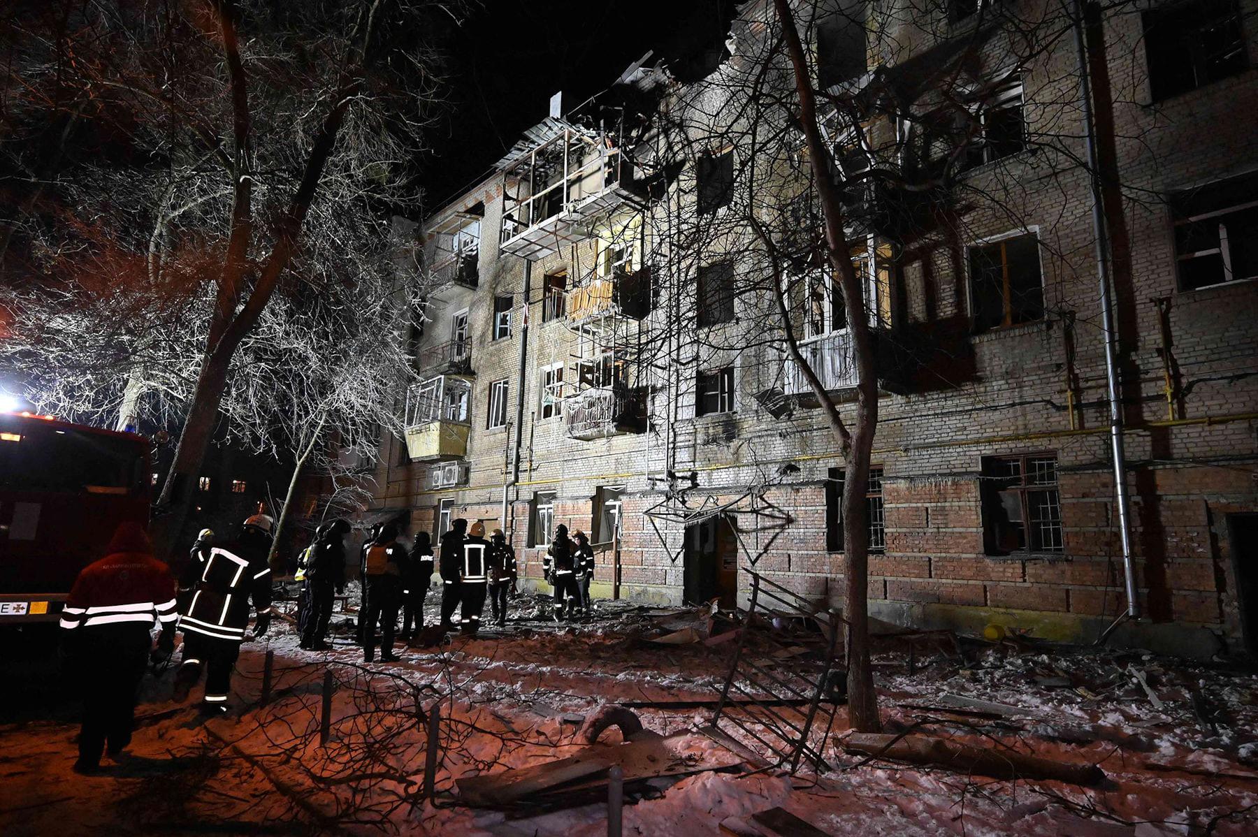 مسؤولون: روسيا تهاجم أكبر مدينتين في أوكرانيا وإصابة 13 