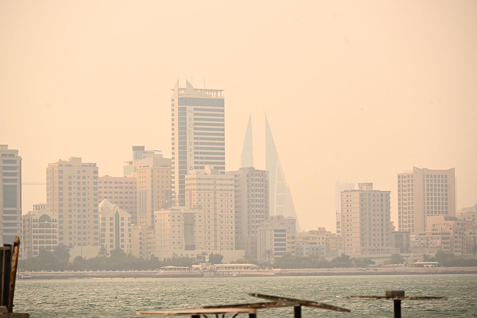 كتلة غبارية مع هبّات رياح سريعة تشهدها أجواء المملكة 