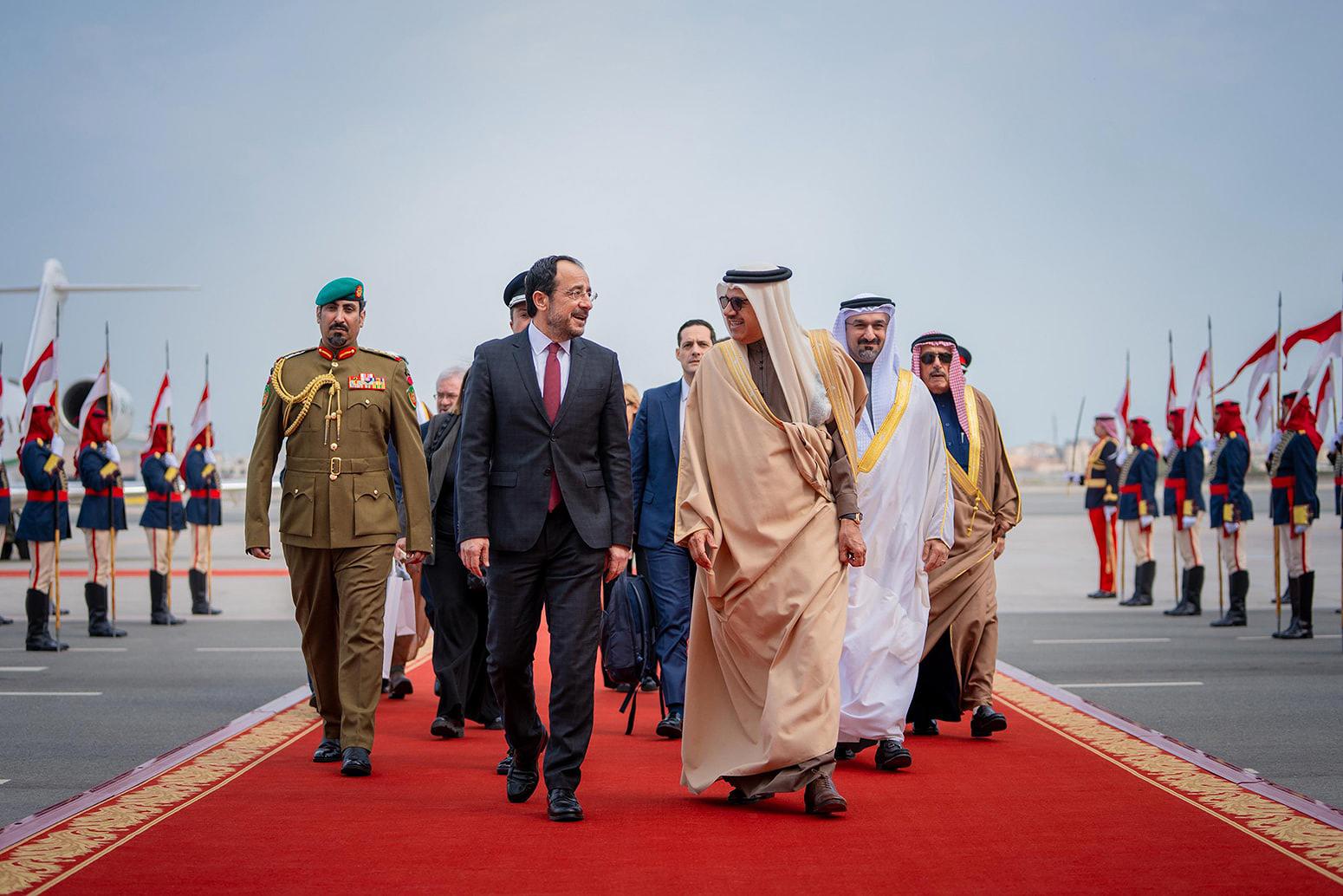 رئيس جمهورية قبرص يصل إلى البلاد 