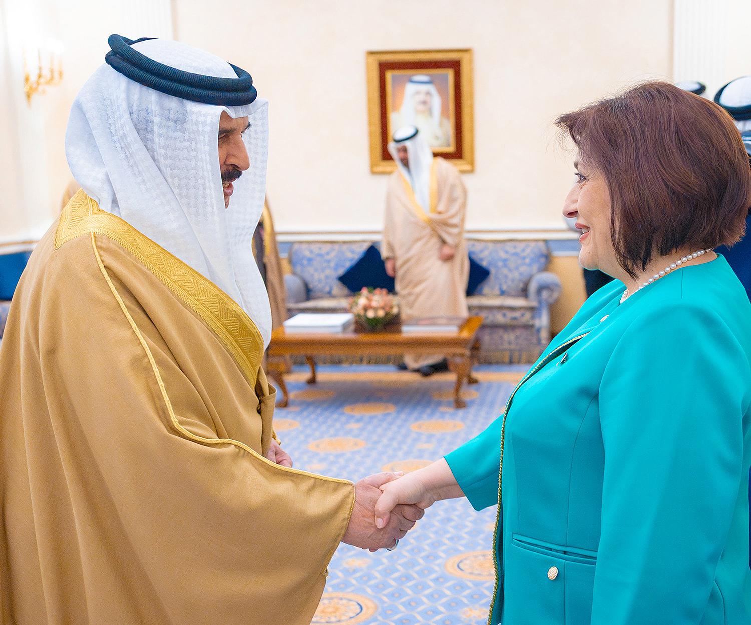 جلالة الملك المعظم يستقبل معالي رئيسة الجمعية الوطنية بجمهورية أذربيجان 