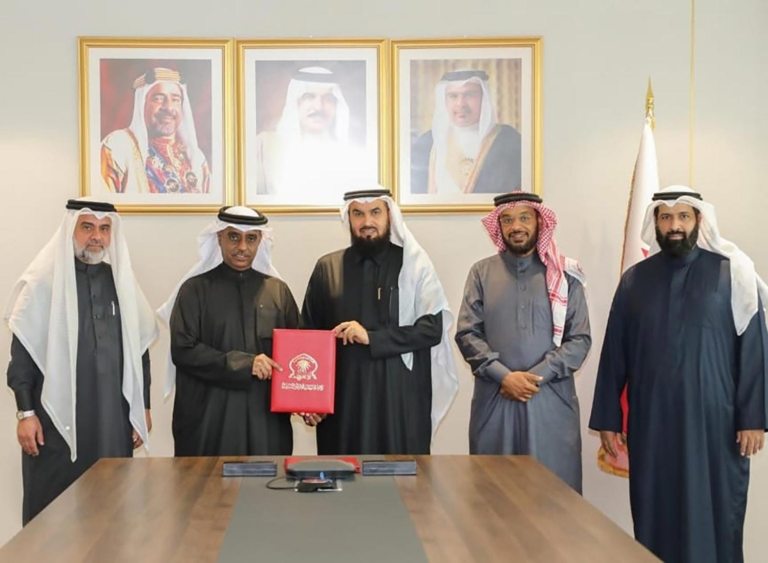 سعادة رئيس الأوقاف السنية يوقع مذكرة تفاهم لمشروع بناء مسجد عائشة أحمد صقر المري في محافظة المحرق 