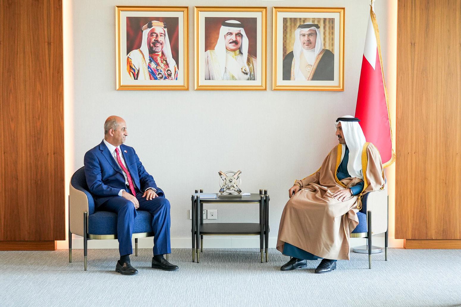 وزير المواصلات والاتصالات يستقبل المنسق المقيم لأنشطة الأمم المتحدة لدى مملكة البحرين 