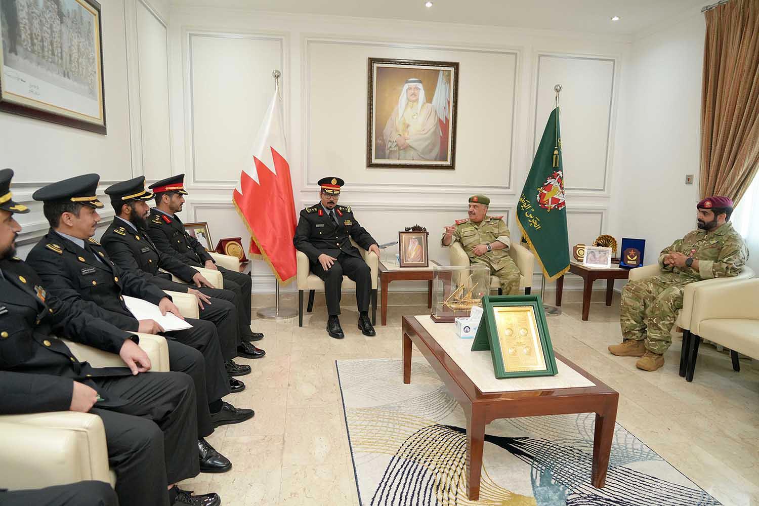 مدير أركان الحرس الوطني يستقبل وفدًا من وزارة الحرس الوطني السعودي 