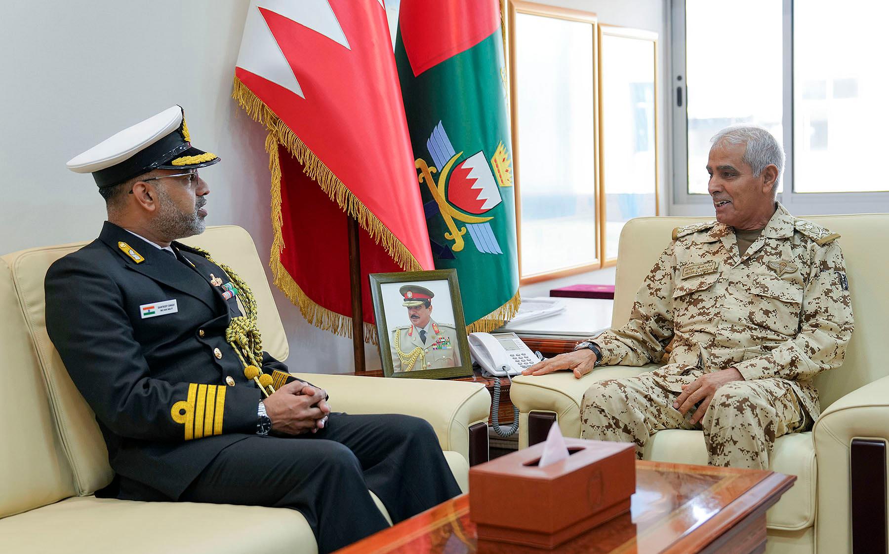 جلالة الملك المعظم يتلقى برقية تهنئة من القائد العام لقوة دفاع البحرين #الأيام 